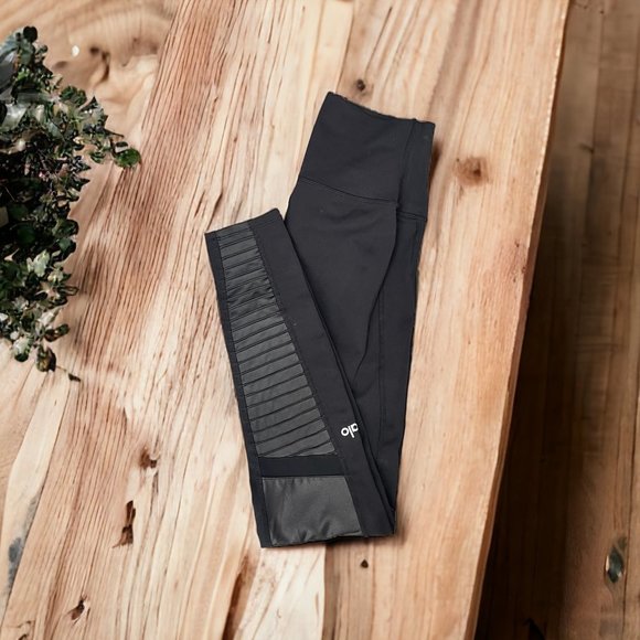ALO Yoga Pants - Alo Black High Waisted Moto Leggings Size Medium, lifting fit, sculpting